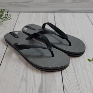 Wave Gray and Black Flip Flops Mens Size 8